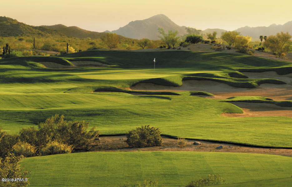 Golf club views in Estrella