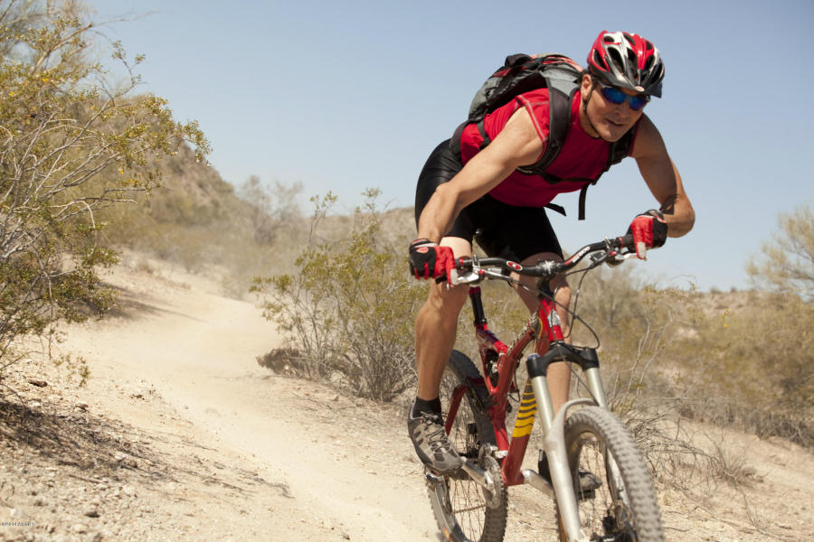 Hiking and biking trails in Estrella